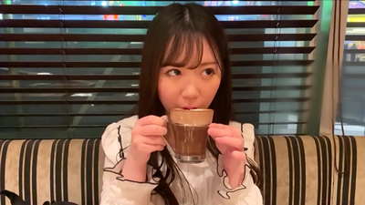 Üniversitede aynı kulübe üye olan bir arkadaş. Ve kulüpteki en çekici kız. Bu Japon seksi bir atmosfer.